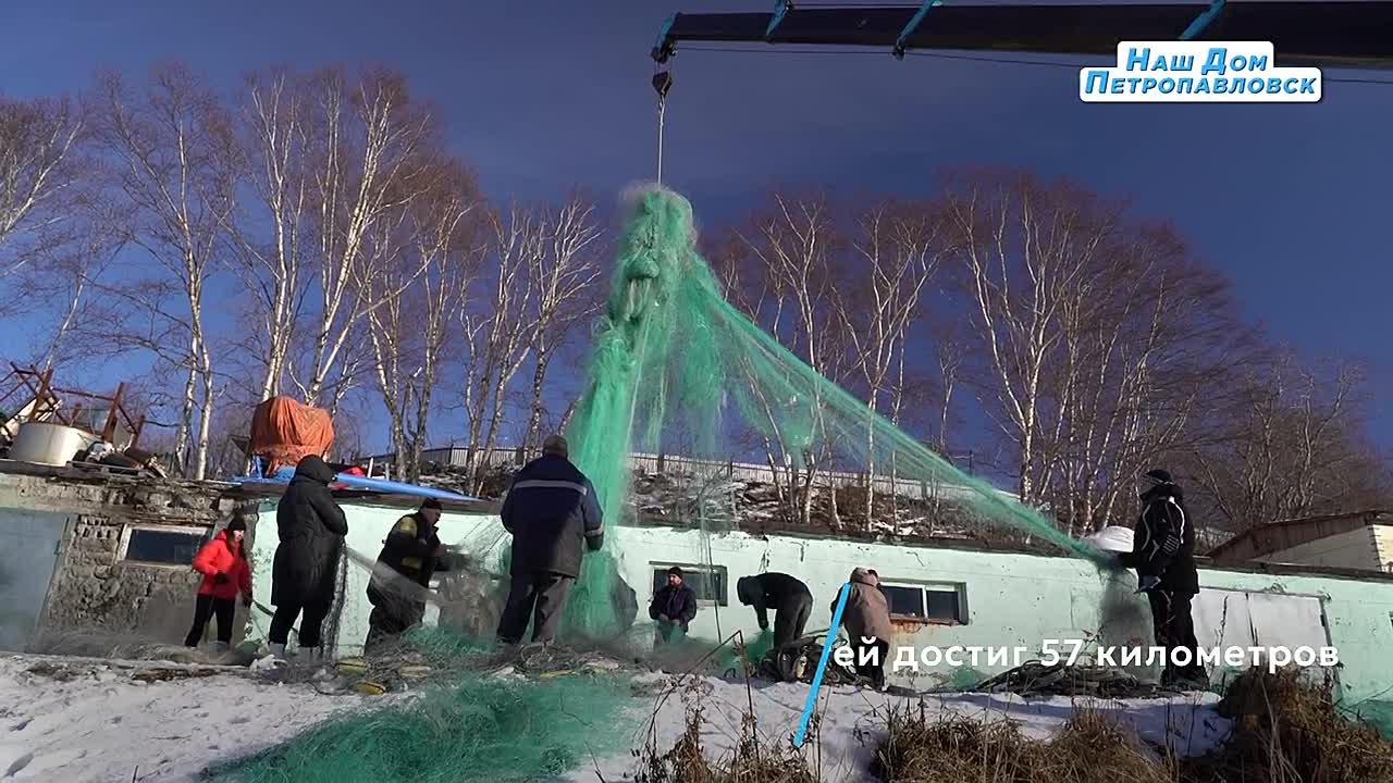 Сотрудники Аппарата Городской Думы готовят сети для фронта