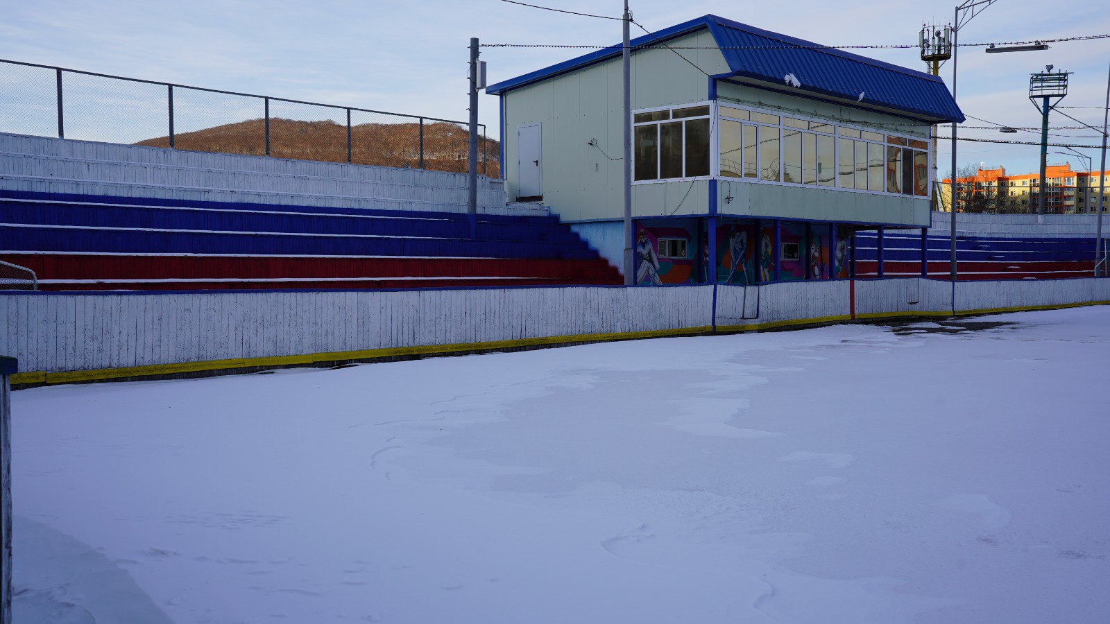 АО «СиГМА» оказало финансовую помощь МАУ «Елизовский городской спортивный физкультурно-оздоровительный центр» в приобретении павильона (раздевалки) для посетителей городского катка