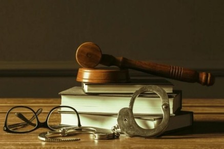 Беременная женщина через суд смогла восстановиться на работе