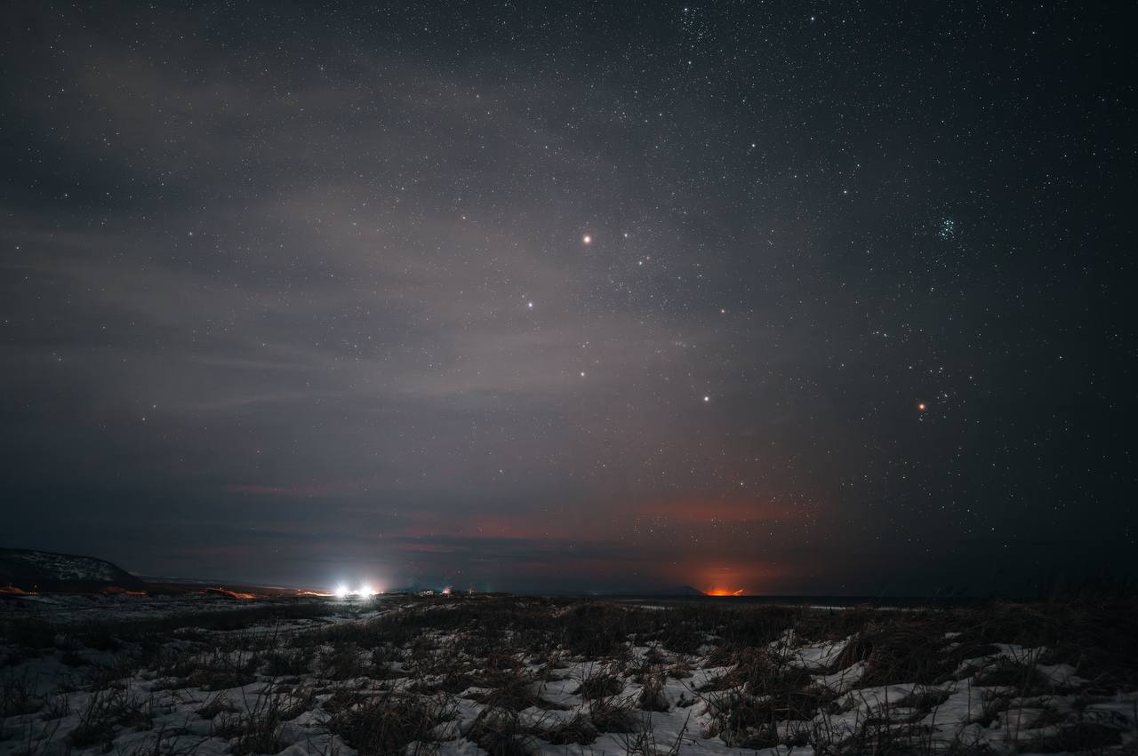 Северное сияние с берега Тихого океана продолжают наблюдать камчатские фотографы Северное сияние с берега Тихого океана продолжают наблюдать камчатские фотографы