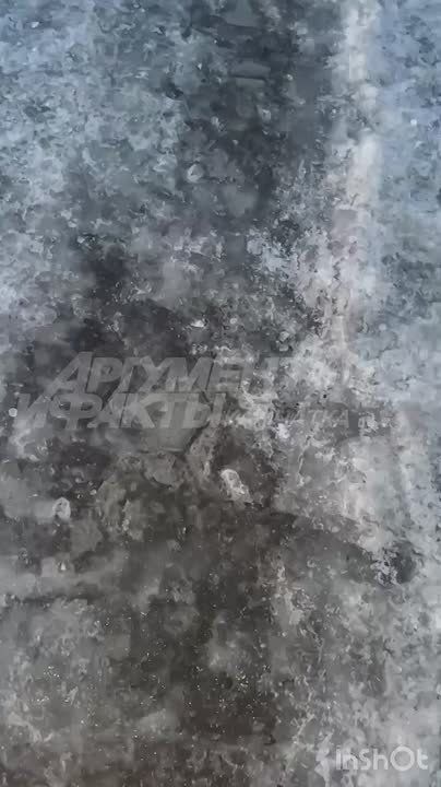 Подписчики жалуются, что на улицах с гололедом почти не борются