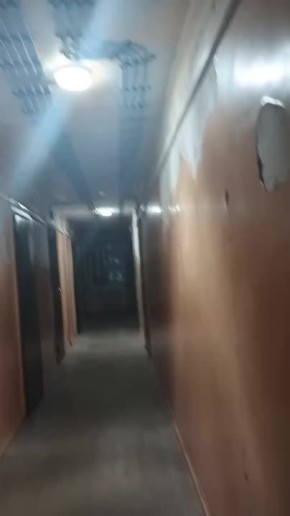 Решили сэкономить? В общежитии на Крылова неправильно проложили проводку