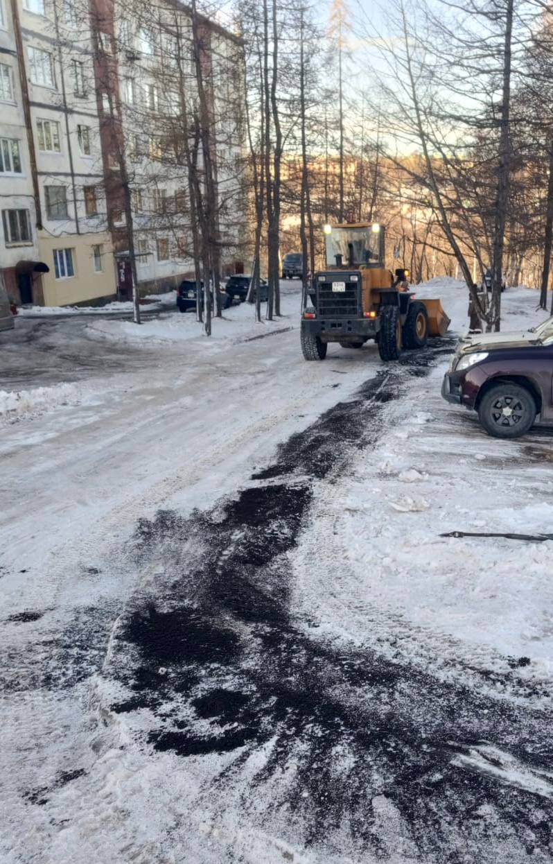 Город день за днем. 17 ноября 2025 года В Петропавловске-Камчатском продолжается работа по расчистке городских территорий Город день за днем. 17 ноября 2025 года В Петропавловске-Камчатском продолжается работа по расчистке городских территорий