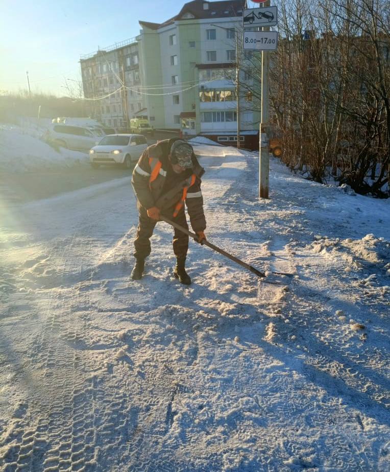 Город день за днем. 17 ноября 2025 года В Петропавловске-Камчатском продолжается работа по расчистке городских территорий