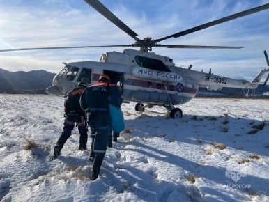 Камчатские спасатели тренировались десантироваться с вертолета без парашюта