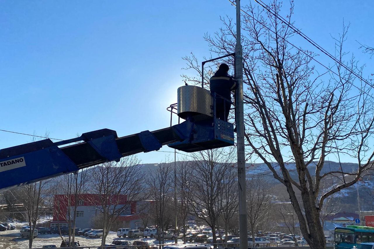 Петропавловск-Камчатский украшают к Новому году Петропавловск-Камчатский украшают к Новому году