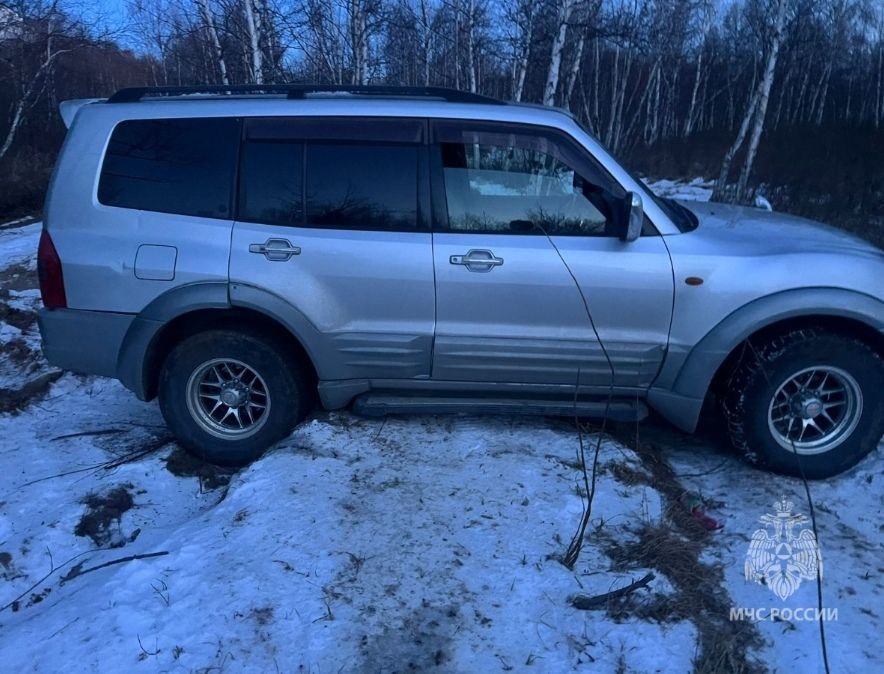 На Камчатке помощь спасателей МЧС России в очередной раз потребовалась застрявшим на лесной дороге гражданам На Камчатке помощь спасателей МЧС России в очередной раз потребовалась застрявшим на лесной дороге гражданам