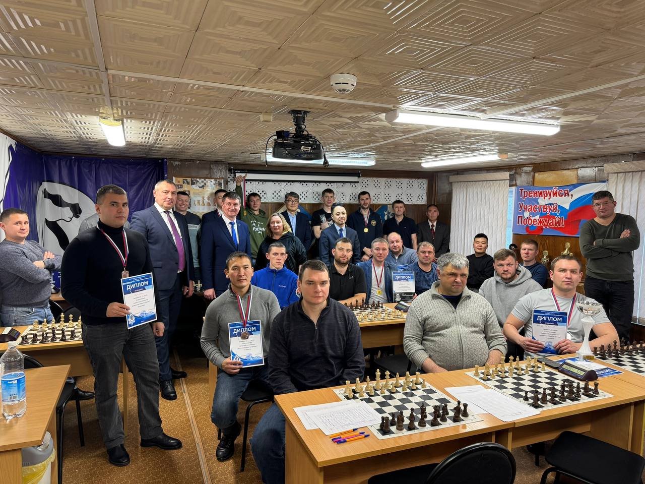 Камчатские спасатели стали победителями на соревнованиях по шахматам Камчатские спасатели стали победителями на соревнованиях по шахматам