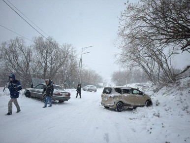 «Н спуске к ТЭЦ на СРВ на дороге гололёд», — сообщают водители