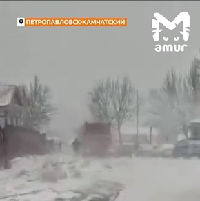 Самосвал без водителя дрифтовал в центре Петропавловска-Камчатского