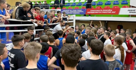 Рахим Чахкиев провел чемпионский мастер-класс для камчатских боксеров