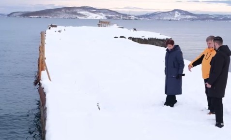 Из-за частичного обрушения закрыли гражданский пирс