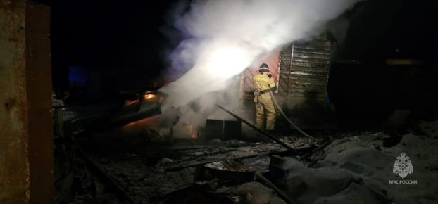 Пенсионер погиб от угарного газа при пожаре в частном доме на Камчатке