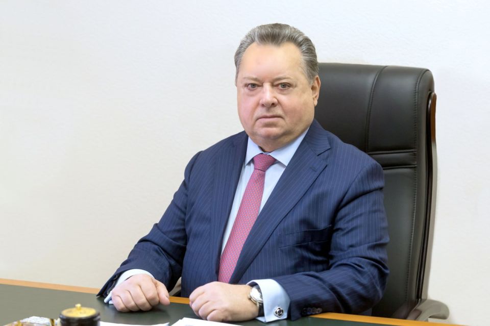 Сенатор РФ Борис Невзоров поздравил сотрудников и ветеранов налоговой службы с 35-летием со дня создания налоговых органов Российской Федерации