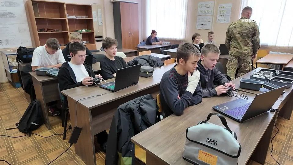 Защитник Отечества, ветеран СВО Виталий Чуриков нашел новое призвание, работая с подростками и молодежью