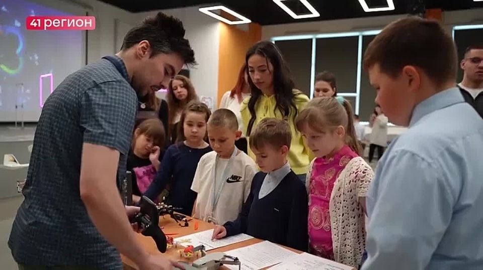 С современными беспилотными технологиями познакомили школьников Камчатки в рамках фестиваля «Квантофест»