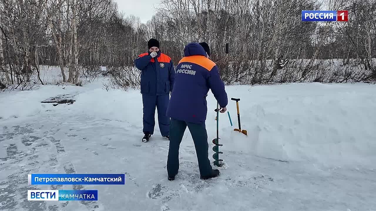 На водоемах полуострова продолжается формирование ледового покрова
