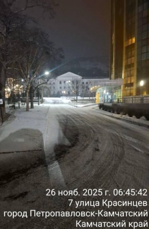 Дорожные службы Петропавловска-Камчатского вышли на работу ни свет ни заря