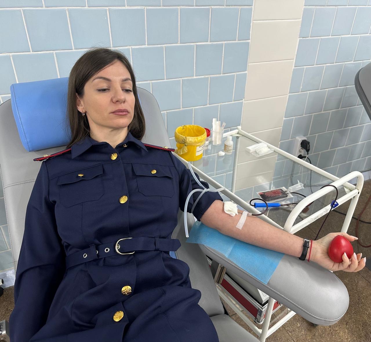 Сотрудники следственного управления СК России по Камчатскому краю вновь посетили Камчатскую краевую станцию переливания крови и приняли участие в сдаче крови и ее компонентов на благо нуждающихся пациентов Сотрудники следственного управления СК России по Камчатскому краю вновь посетили Камчатскую краевую станцию переливания крови и приняли участие в сдаче крови и ее компонентов на благо нуждающихся пациентов