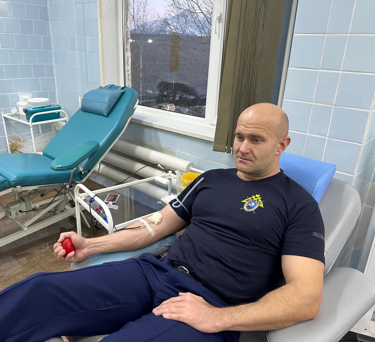 Сотрудники следственного управления СК России по Камчатскому краю вновь посетили Камчатскую краевую станцию переливания крови и приняли участие в сдаче крови и ее компонентов на благо нуждающихся пациентов Сотрудники следственного управления СК России по Камчатскому краю вновь посетили Камчатскую краевую станцию переливания крови и приняли участие в сдаче крови и ее компонентов на благо нуждающихся пациентов