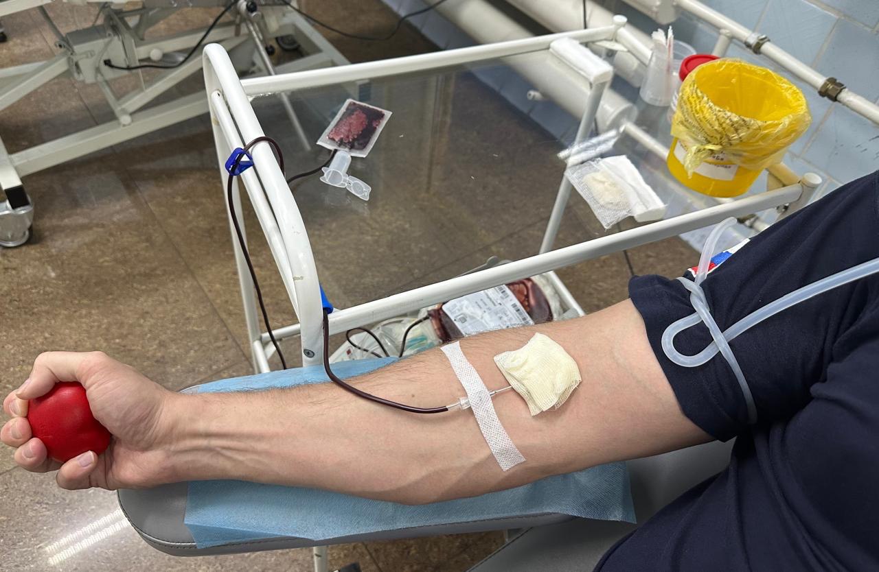 Сотрудники следственного управления СК России по Камчатскому краю вновь посетили Камчатскую краевую станцию переливания крови и приняли участие в сдаче крови и ее компонентов на благо нуждающихся пациентов Сотрудники следственного управления СК России по Камчатскому краю вновь посетили Камчатскую краевую станцию переливания крови и приняли участие в сдаче крови и ее компонентов на благо нуждающихся пациентов