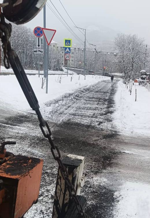 Город день за днем. 27 ноября 2025 года Дорожные и коммунальные службы продолжают выполнять необходимые мероприятия в условиях непогоды Город день за днем. 27 ноября 2025 года Дорожные и коммунальные службы продолжают выполнять необходимые мероприятия в условиях непогоды