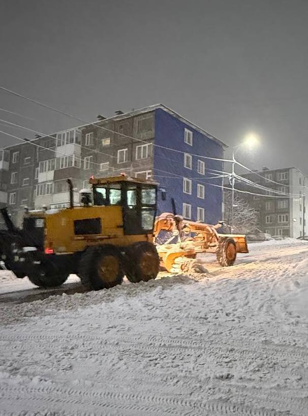 Город день за днем. 27 ноября 2025 года Дорожные и коммунальные службы продолжают выполнять необходимые мероприятия в условиях непогоды Город день за днем. 27 ноября 2025 года Дорожные и коммунальные службы продолжают выполнять необходимые мероприятия в условиях непогоды