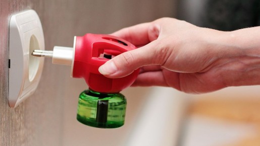 Врач предупредил россиян: популярные средства от комаров использовать нужно только так