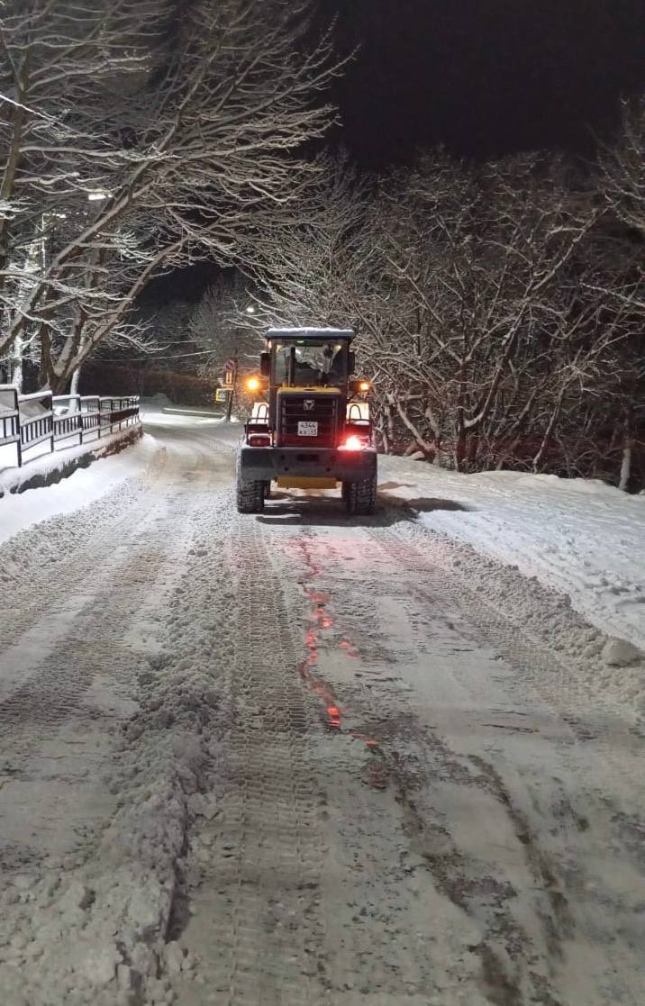 Город день за днем. 27 ноября 2025 года Дорожные и коммунальные службы продолжают выполнять необходимые мероприятия в условиях непогоды Город день за днем. 27 ноября 2025 года Дорожные и коммунальные службы продолжают выполнять необходимые мероприятия в условиях непогоды