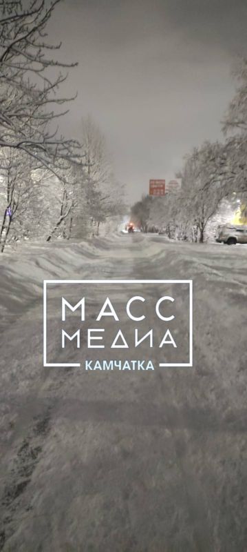 На улице зимняя сказка. А вот на дорогах не так красиво