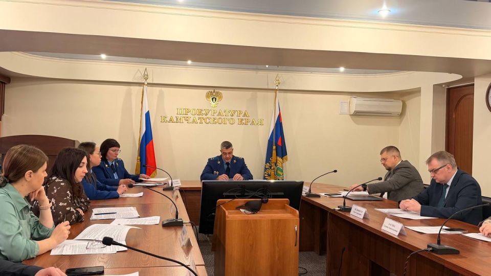 : Северный завоз. Завоз продуктов первой необходимости и энергоресурсов в отдаленные районы региона - на постоянном контроле надзорного ведомства : Северный завоз. Завоз продуктов первой необходимости и энергоресурсов в отдаленные районы региона - на постоянном контроле надзорного ведомства