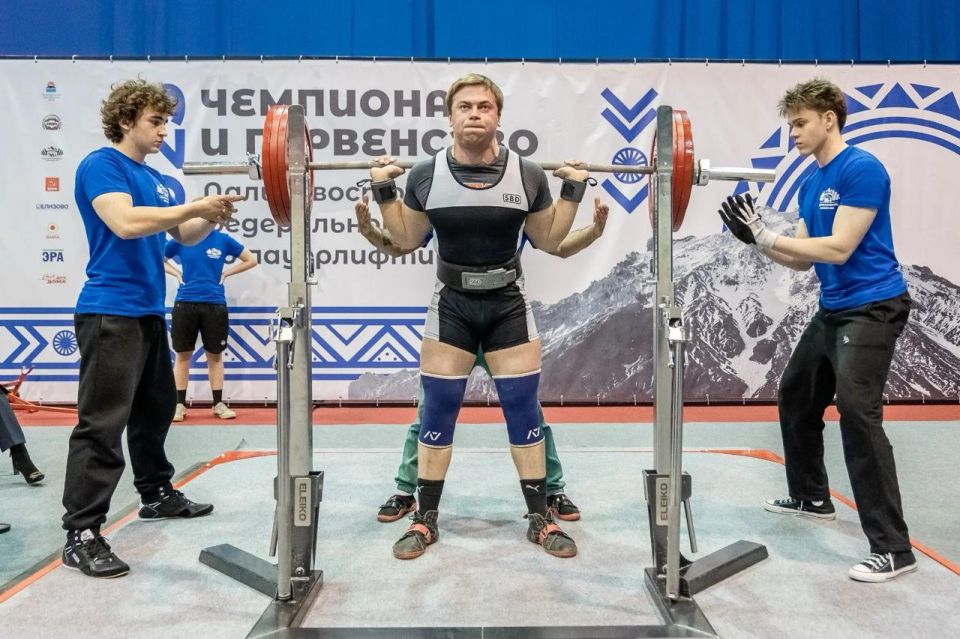 Пауэрлифтеры Камчатки выиграли больше 20 золотых медалей на чемпионате ДФО