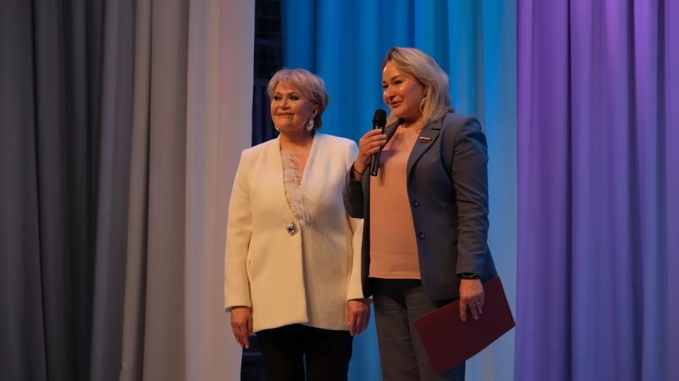 Депутат Городской Думы Дарья Кадачигова приняла участие в праздничном концерте, посвященном 55-летию со дня основания Камчатского центра развития творчества детей и юношества «Рассветы Камчатки»