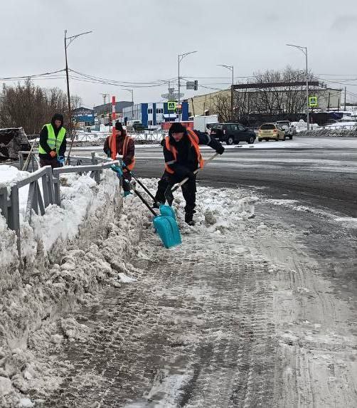 Город день за днем. 5 декабря 2025 года Городские службы ликвидируют последствия циклона в усиленном режиме Специализированная техника расчищает от снега магистрали, внутриквартальные проезды и придомовые территории Город день за днем. 5 декабря 2025 года Городские службы ликвидируют последствия циклона в усиленном режиме Специализированная техника расчищает от снега магистрали, внутриквартальные проезды и придомовые территории