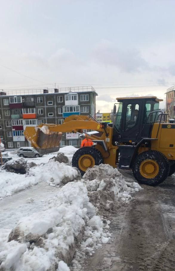 Город день за днем. 5 декабря 2025 года Городские службы ликвидируют последствия циклона в усиленном режиме Специализированная техника расчищает от снега магистрали, внутриквартальные проезды и придомовые территории Город день за днем. 5 декабря 2025 года Городские службы ликвидируют последствия циклона в усиленном режиме Специализированная техника расчищает от снега магистрали, внутриквартальные проезды и придомовые территории