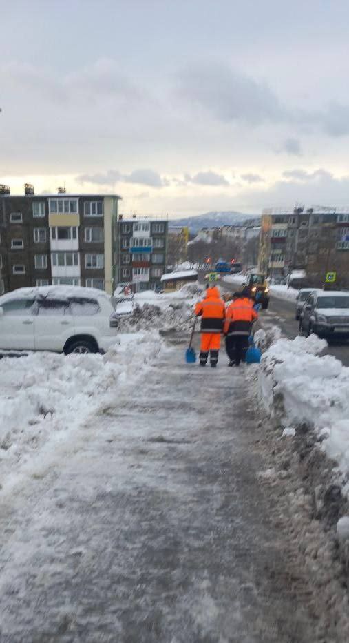 Город день за днем. 5 декабря 2025 года Городские службы ликвидируют последствия циклона в усиленном режиме Специализированная техника расчищает от снега магистрали, внутриквартальные проезды и придомовые территории Город день за днем. 5 декабря 2025 года Городские службы ликвидируют последствия циклона в усиленном режиме Специализированная техника расчищает от снега магистрали, внутриквартальные проезды и придомовые территории
