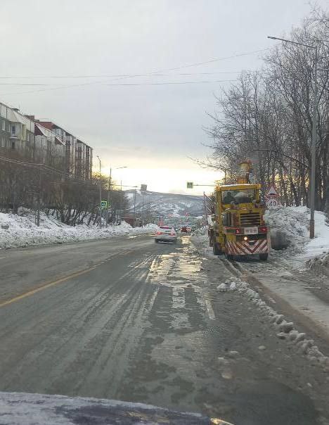 Город день за днем. 5 декабря 2025 года Городские службы ликвидируют последствия циклона в усиленном режиме Специализированная техника расчищает от снега магистрали, внутриквартальные проезды и придомовые территории Город день за днем. 5 декабря 2025 года Городские службы ликвидируют последствия циклона в усиленном режиме Специализированная техника расчищает от снега магистрали, внутриквартальные проезды и придомовые территории