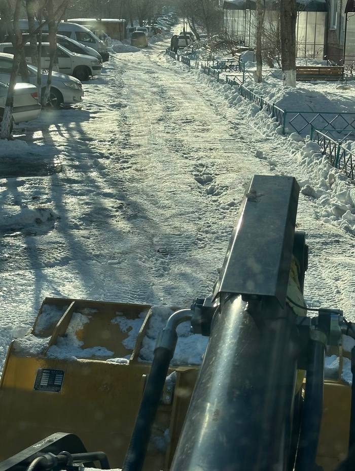 Город день за днем. 8 декабря 2025 года Подрядные организации продолжают работы по расчистке городских территорий, на особом контроле – посыпка дорог Город день за днем. 8 декабря 2025 года Подрядные организации продолжают работы по расчистке городских территорий, на особом контроле – посыпка дорог