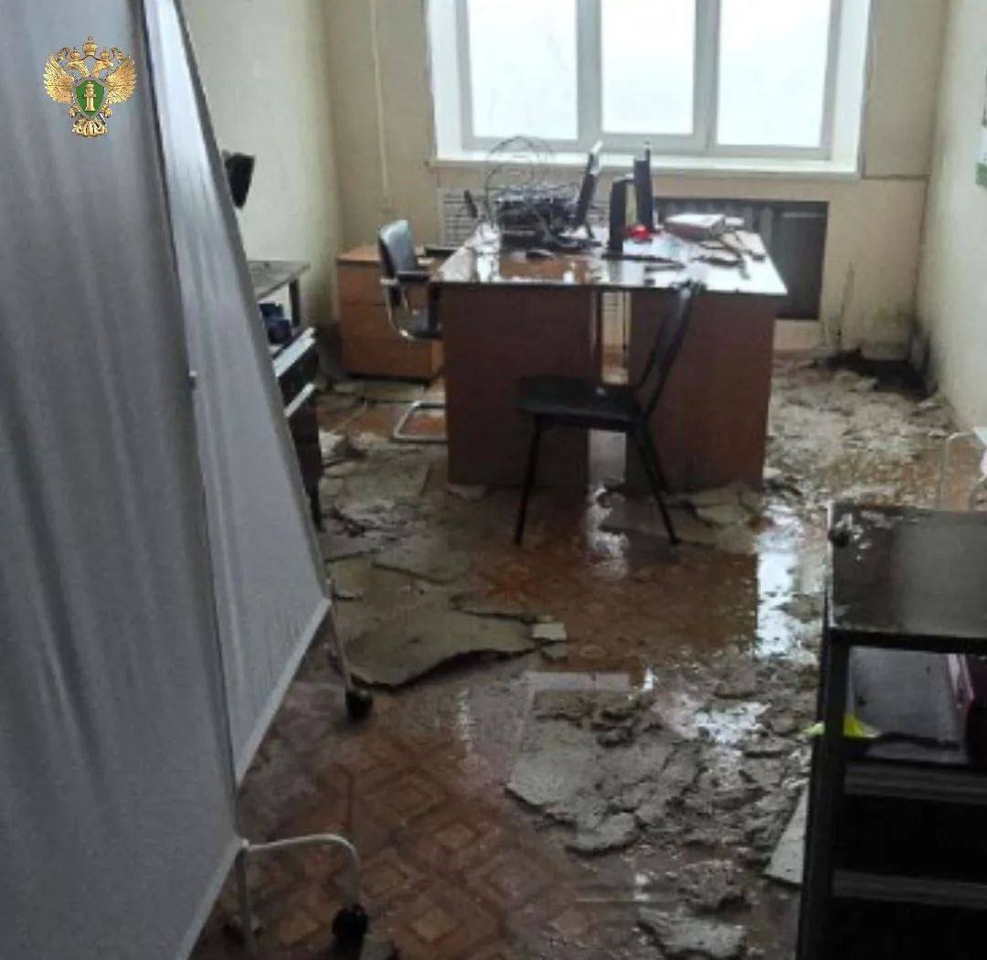 На Камчатке из-за сильного землетрясения в одной из больниц прорвало отопление, затопив кабинеты