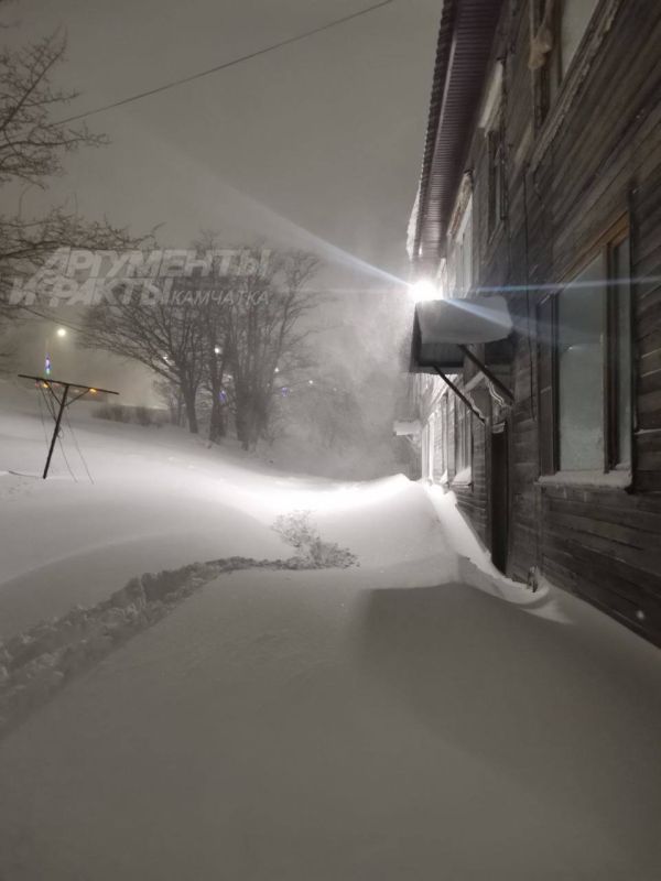 #нампишут. Зеркальная 52, 54, 56 и дальше в сторону Туристического проезда ещё с первой пурги не чистится