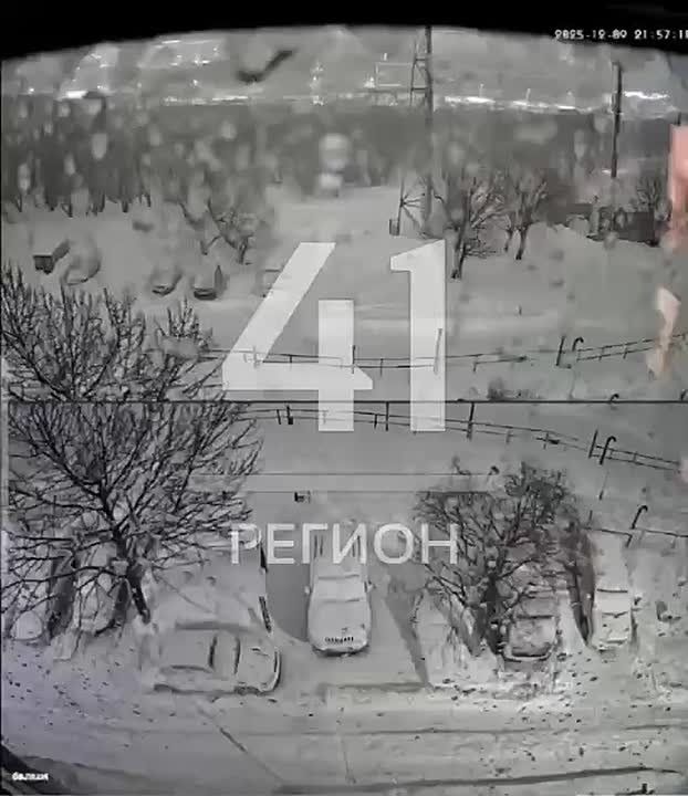 Дополнительные кадры с раскатами грома