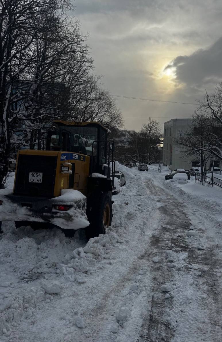 Город день за днём. 9 декабря 2025 года Городские службы ликвидируют последствия циклона в усиленном режиме Город день за днём. 9 декабря 2025 года Городские службы ликвидируют последствия циклона в усиленном режиме