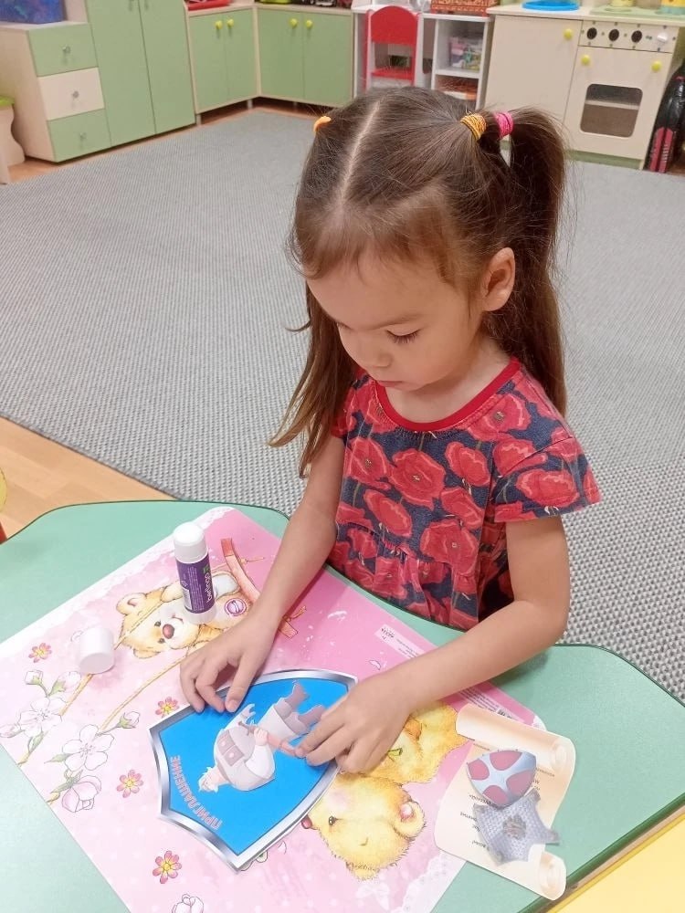 Учащиеся и дошколята Петропавловска-Камчатского чтят память героев Отечества Учащиеся и дошколята Петропавловска-Камчатского чтят память героев Отечества