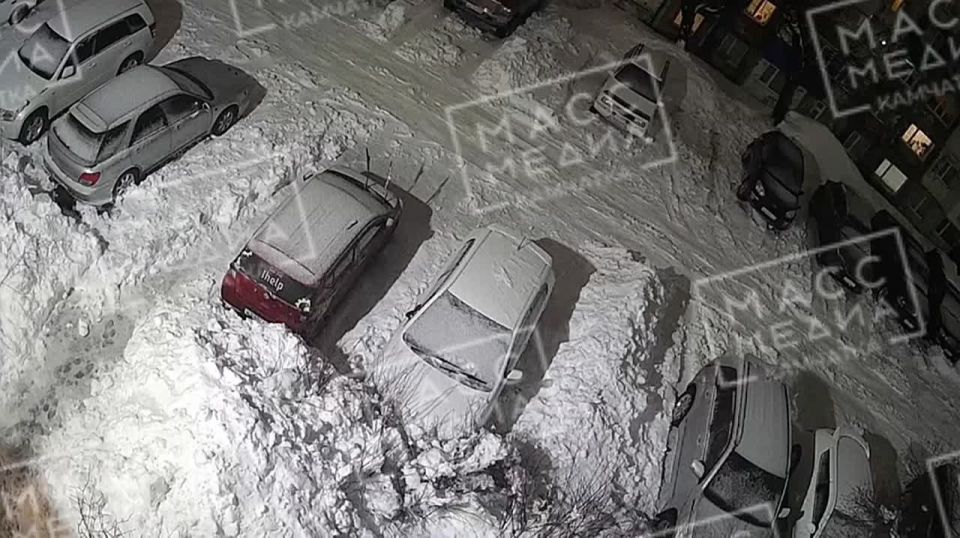 И еще кадры с молнией