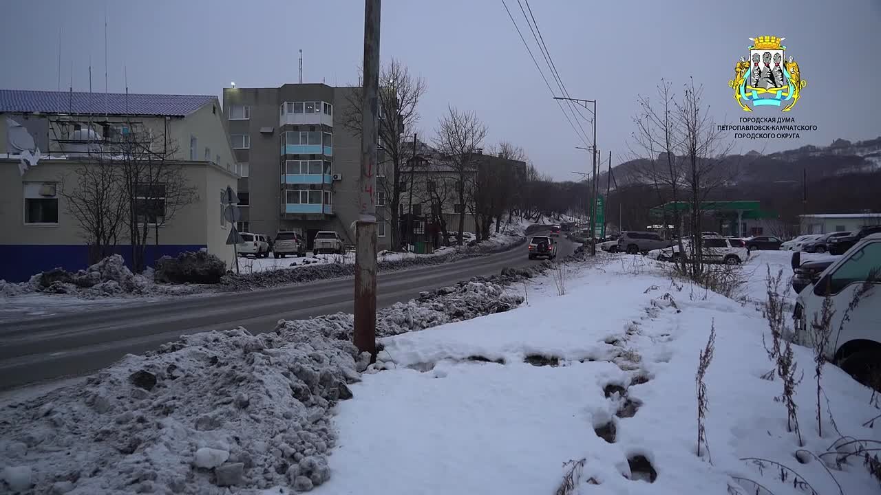 В Петропавловске-Камчатском продолжается системная работа по приведению в порядок городских территорий и освобождению их от брошенного разукомплектованного транспорта