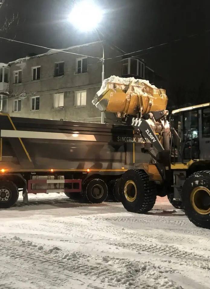 Город день за днем. 11 декабря 2025 года В Петропавловске-Камчатском дорожные службы продолжают комплекс работ по ликвидации последствий циклона Город день за днем. 11 декабря 2025 года В Петропавловске-Камчатском дорожные службы продолжают комплекс работ по ликвидации последствий циклона