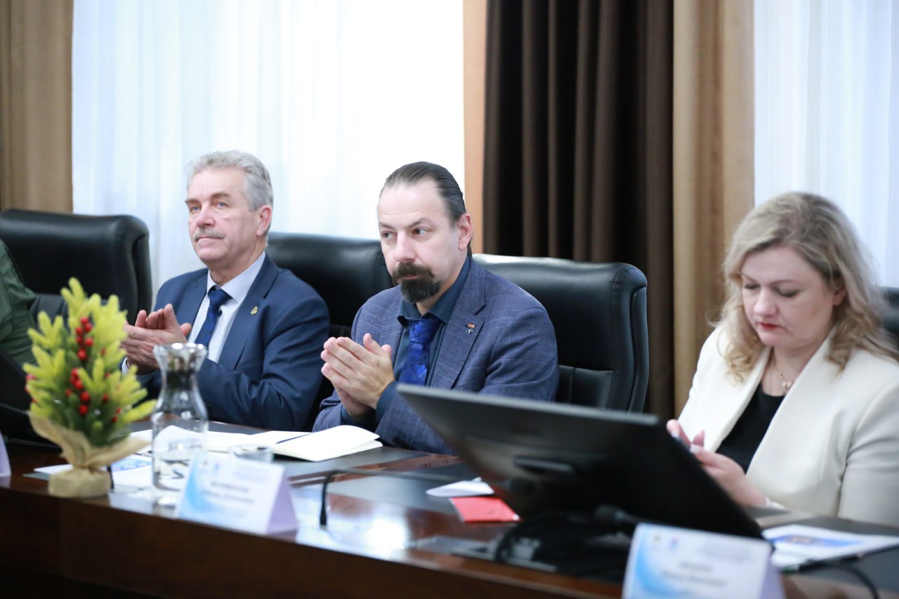 В камчатском Заксобрании состоялись X Рождественские парламентские встречи В камчатском Заксобрании состоялись X Рождественские парламентские встречи