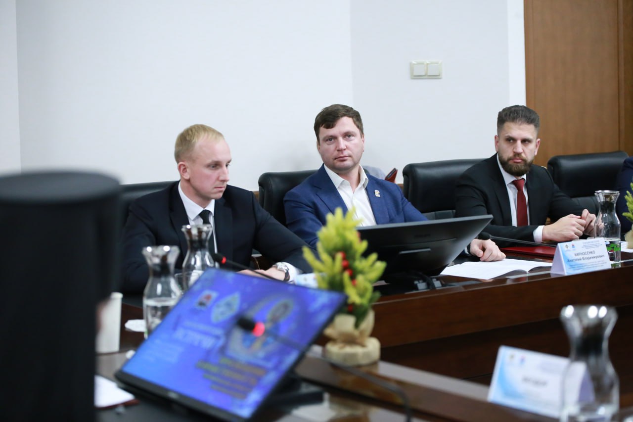 В камчатском Заксобрании состоялись X Рождественские парламентские встречи В камчатском Заксобрании состоялись X Рождественские парламентские встречи