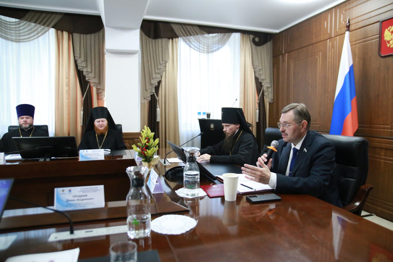 В камчатском Заксобрании состоялись X Рождественские парламентские встречи В камчатском Заксобрании состоялись X Рождественские парламентские встречи