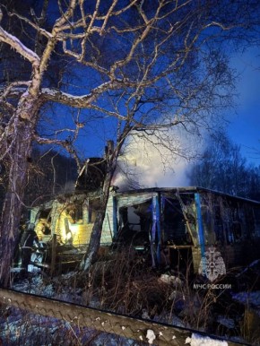 Предположительно, из-за аварийного режима оборудования на этой неделе в СНТ «Автомобилист» сгорел дом